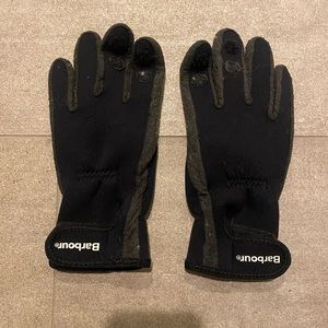 Black, medium Barbour gloves with Velcro tabs for smart phone